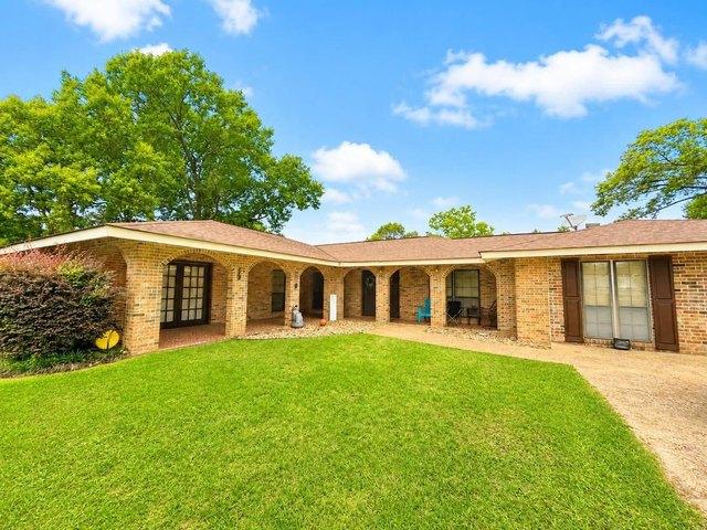 House for sale in Many, Louisiana