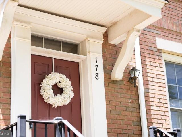 Townhouse for sale in Windsor, New Jersey