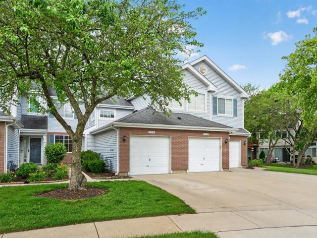 Townhouse for sale in Schaumburg, Illinois