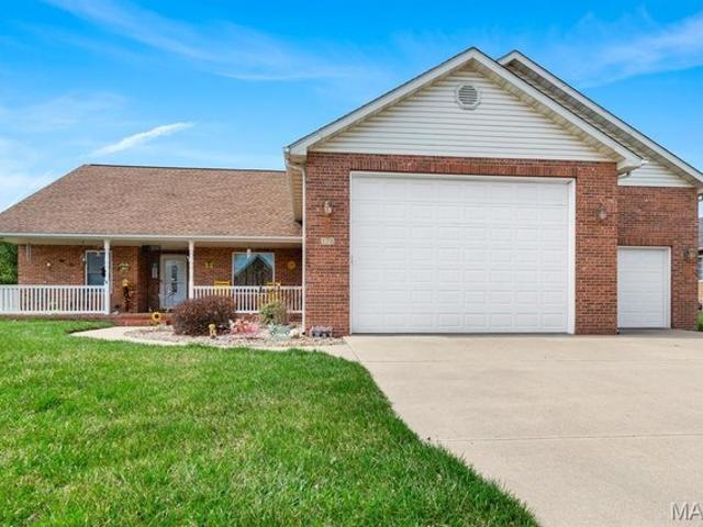 House for sale in East Saint Louis, Illinois