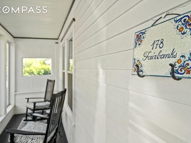 House for sale in Dedham