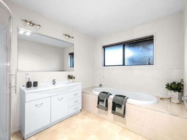 House for sale in Casebrook, Canterbury