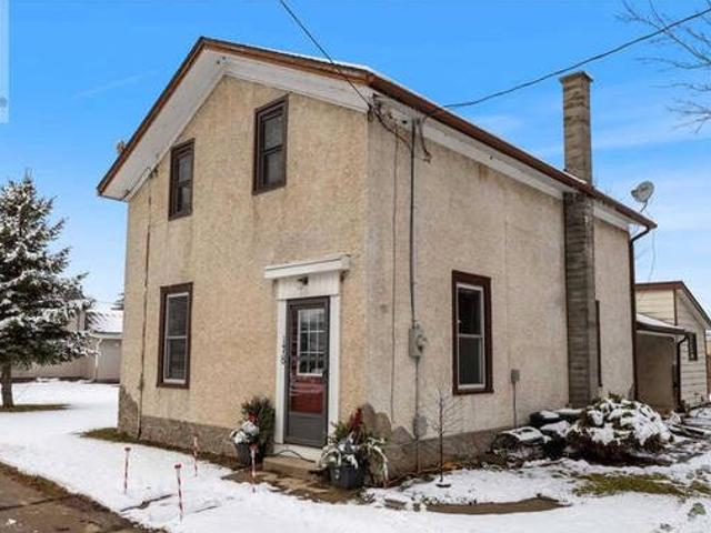 House for sale in Brantford, Ontario