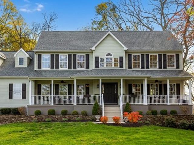 House for sale in Columbus, New Jersey
