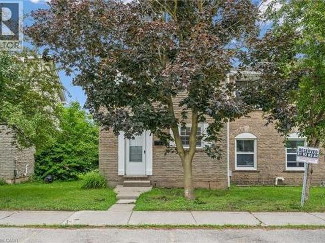 Townhouse for rent in Waterloo, Ontario