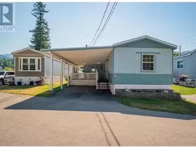 House for sale in Fruitvale, British Columbia