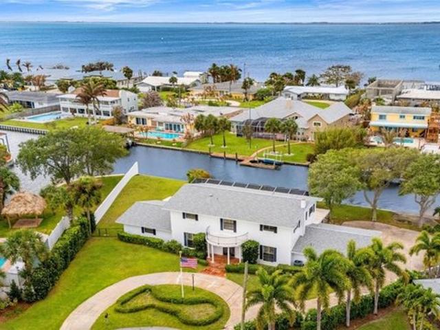 House for sale in Cocoa Beach, Brevard County