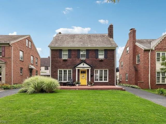 House for sale in Sussex, Shaker Heights