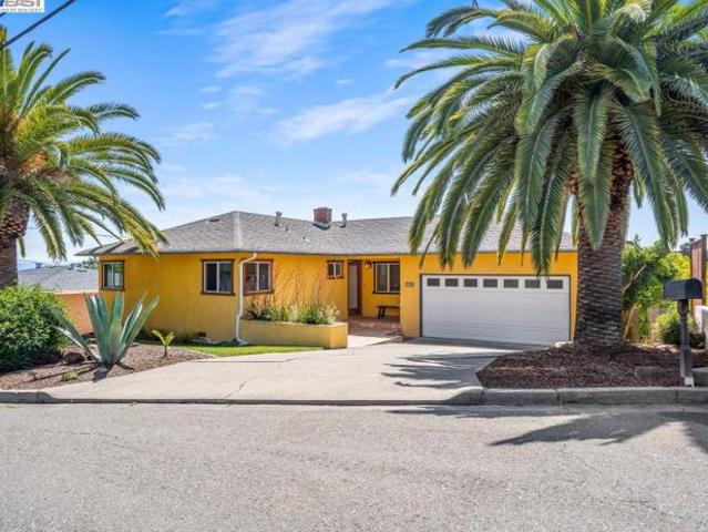 House for sale in Hayward, California