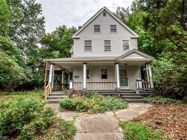 House for sale in Detroit - Shoreway, Cleveland