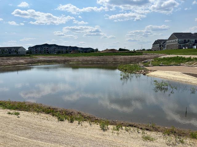 Townhouse for sale in Lakeville