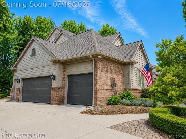 House for sale in Rochester Hills, Michigan