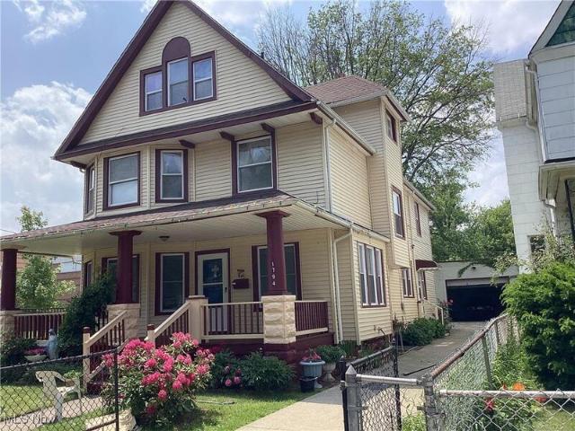 Duplex for sale in Cleveland