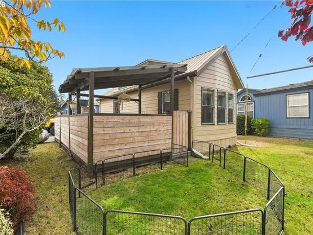 House for sale in Coos Bay, Coos County