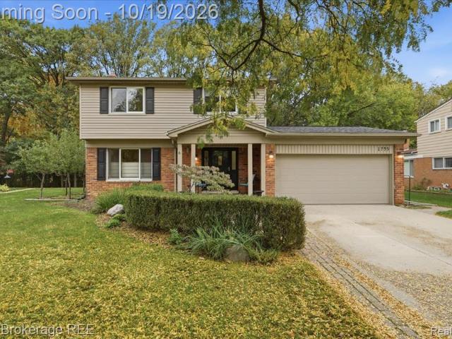 House for sale in Raintree Village, Troy