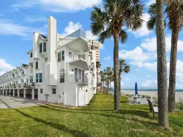 Condo for sale in Saint Petersburg Condo for sale in Saint Petersburg