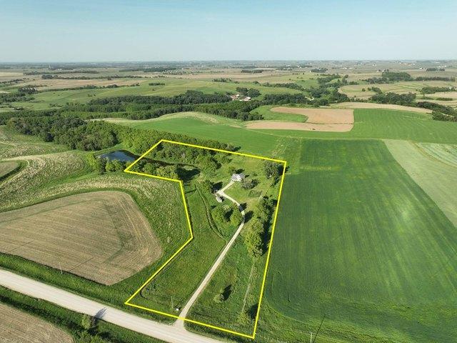 Farm for sale in Decorah, Iowa
