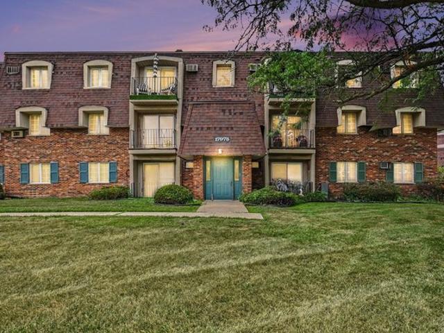 Condo for sale in Country Club Hills, Illinois