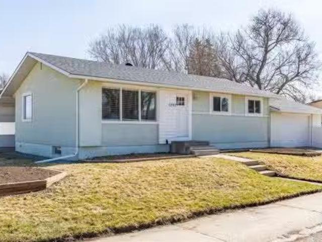 House for sale in Medicine Hat, Alberta