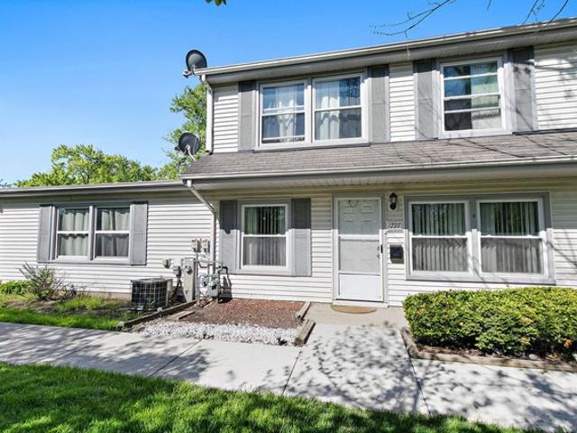 Townhouse for sale in Hoffman Estates, Illinois