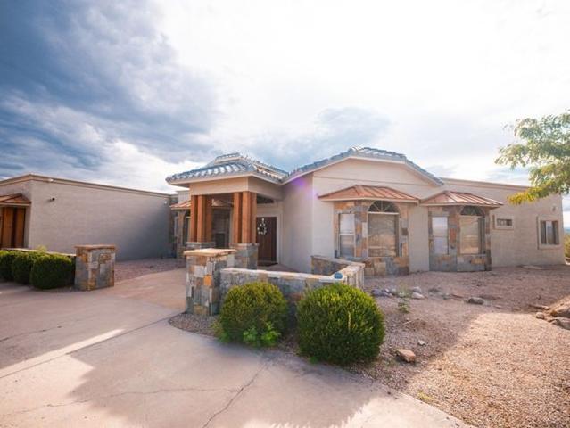 House for sale in Safford, Arizona