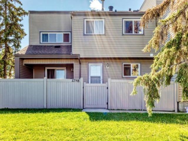 Townhouse for sale in Wedgewood, Alberta