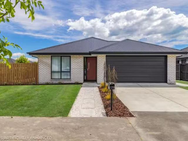 House for sale in Chaslands, Canterbury
