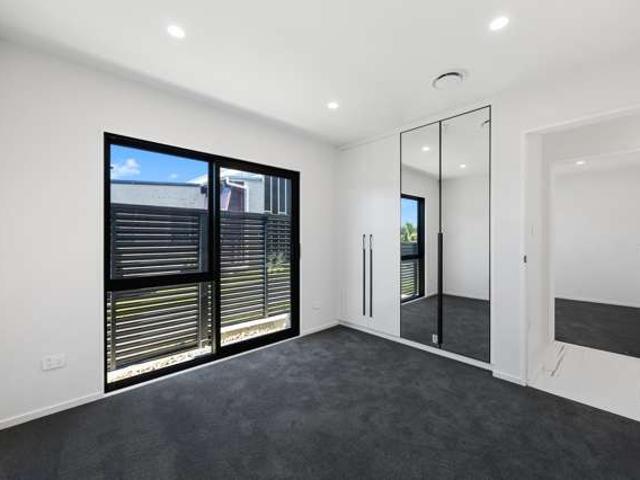 Townhouse for sale in Lynfield
