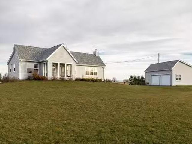 House for sale in Montague