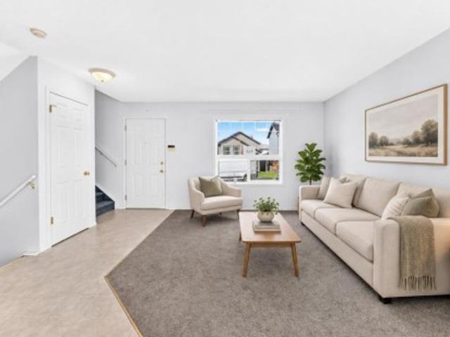 House for sale in Saddle Ridge, Calgary