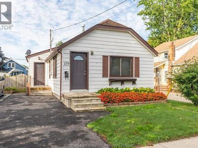 House for sale in Chatham–kent, Ontario