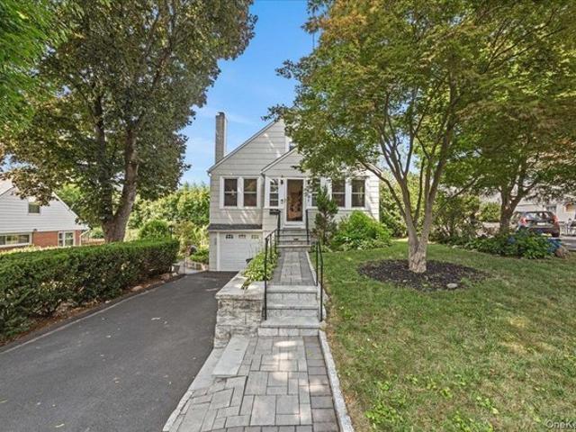 House for sale in Hawthorne, New York