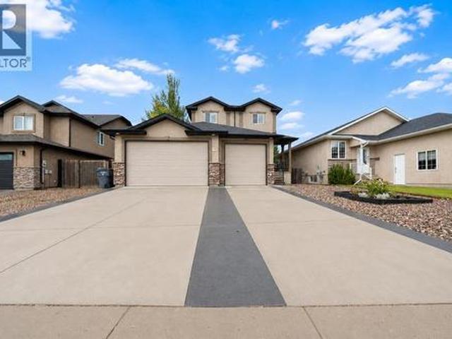 House for sale in Medicine Hat, Alberta