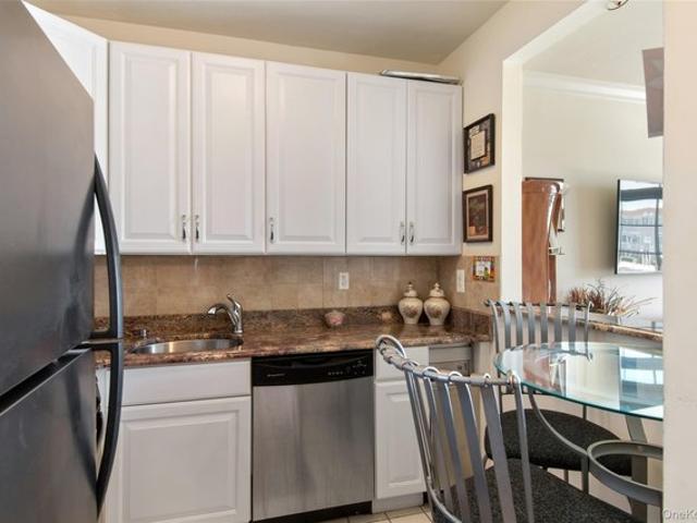 Condo for sale in The Bronx, Arverne