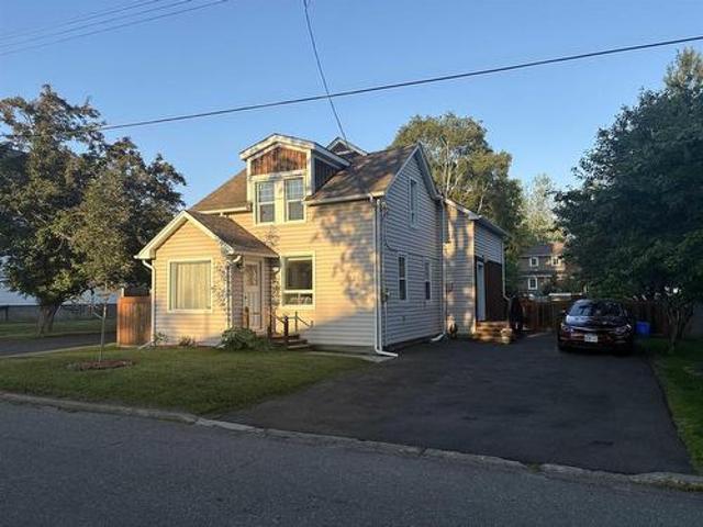 House for sale in Thunder Bay, Ontario