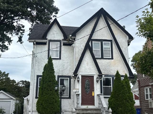 House for sale in Queens, Arverne