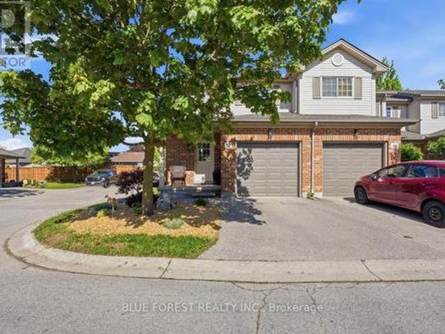 Townhouse for sale in Arva, Ontario