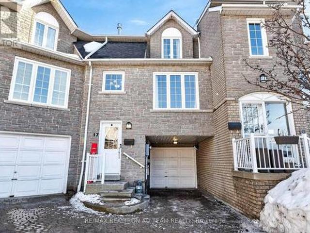 Townhouse for sale in Durham, Ontario