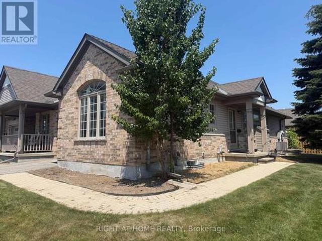 Townhouse for rent in Arva, Ontario