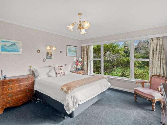 House for sale in Chaslands, Canterbury