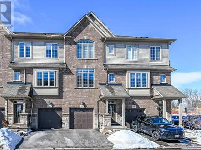 Townhouse for sale in Ancaster, Ontario