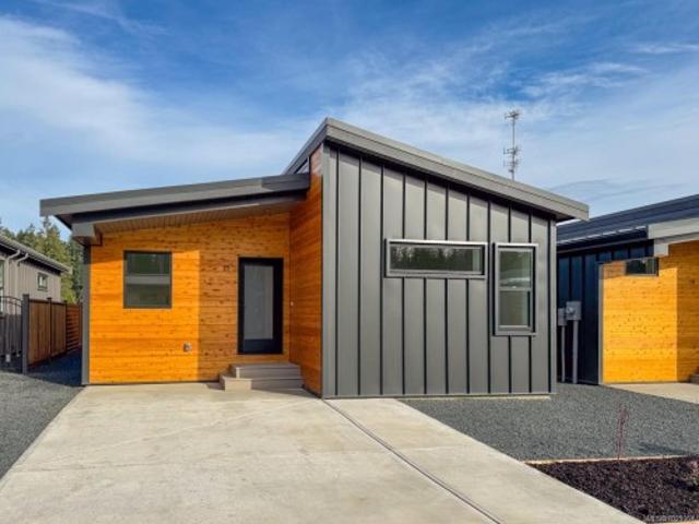 House for sale in Cumberland, British Columbia