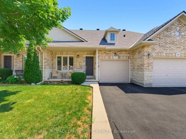 Townhouse for sale in Ancaster, Ontario