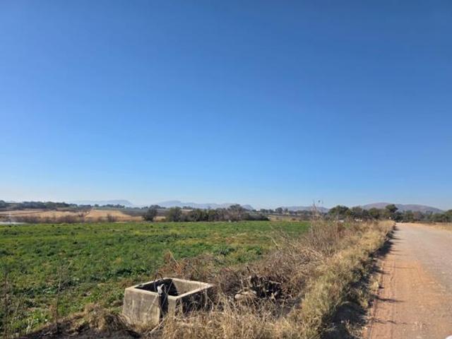 Farm for sale in Hartbeespoort Dam Nature Reserve, North West