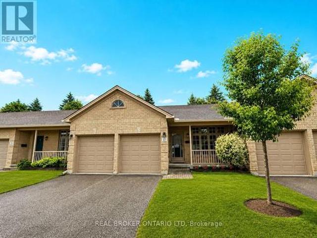 Townhouse for sale in Arva, Ontario