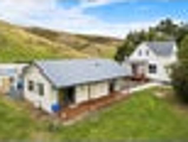 House for sale in Otakou