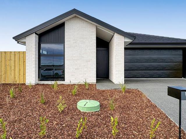 House for rent in Chaslands, Canterbury