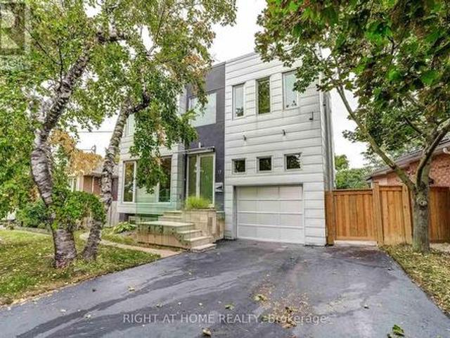 House for sale in Etobicoke Centre, Toronto