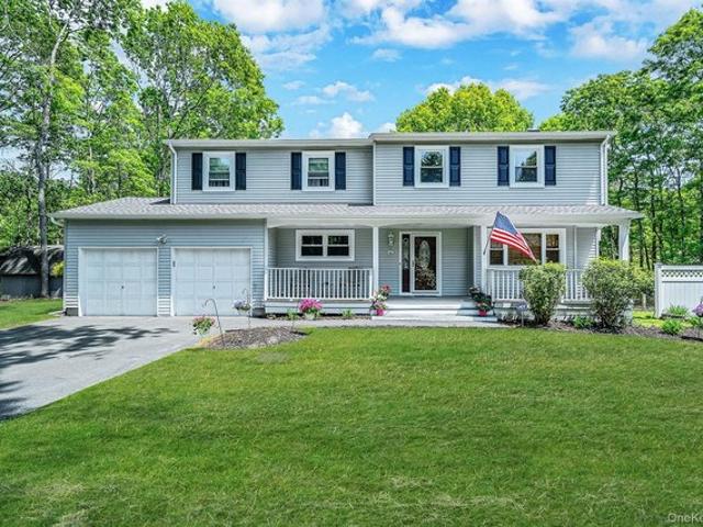 House for sale in Centereach, New York