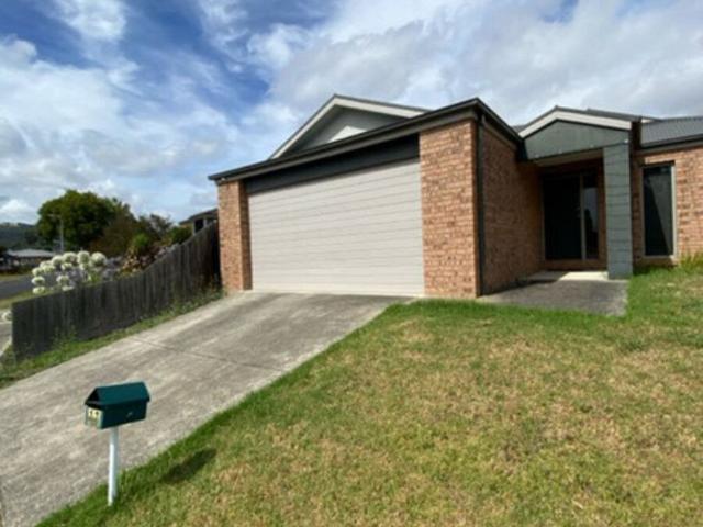 House for rent in Churchill, Victoria